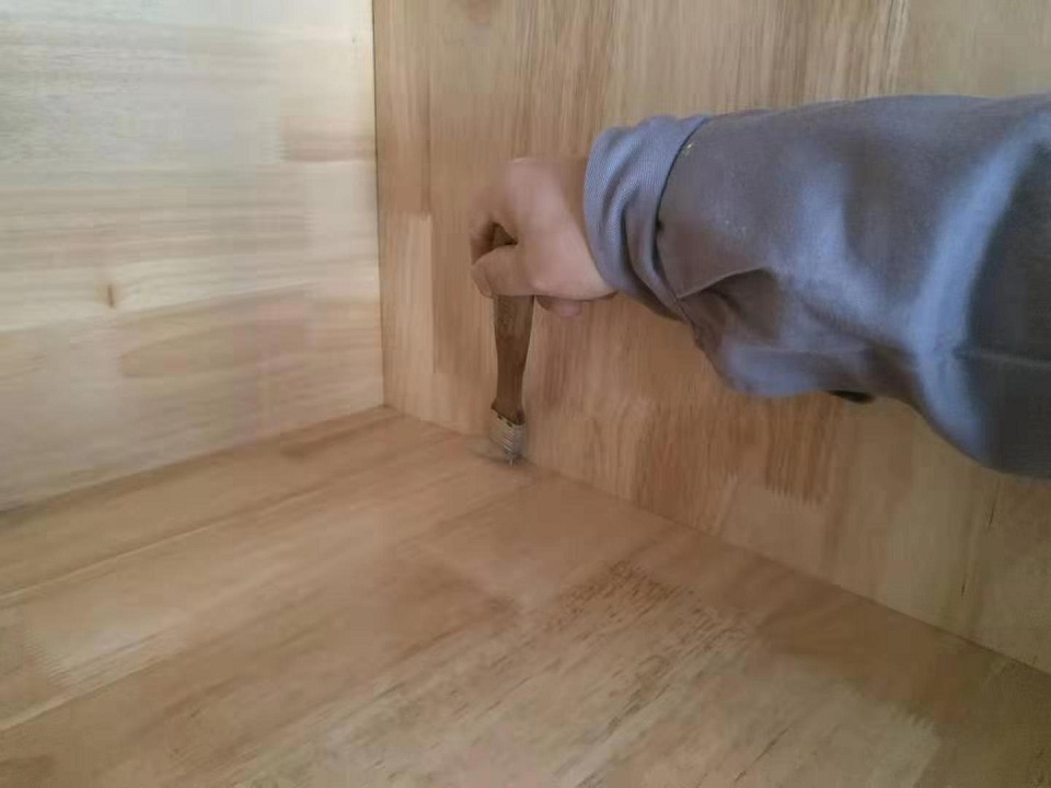 室內柜子接縫刷子精細化施工治理