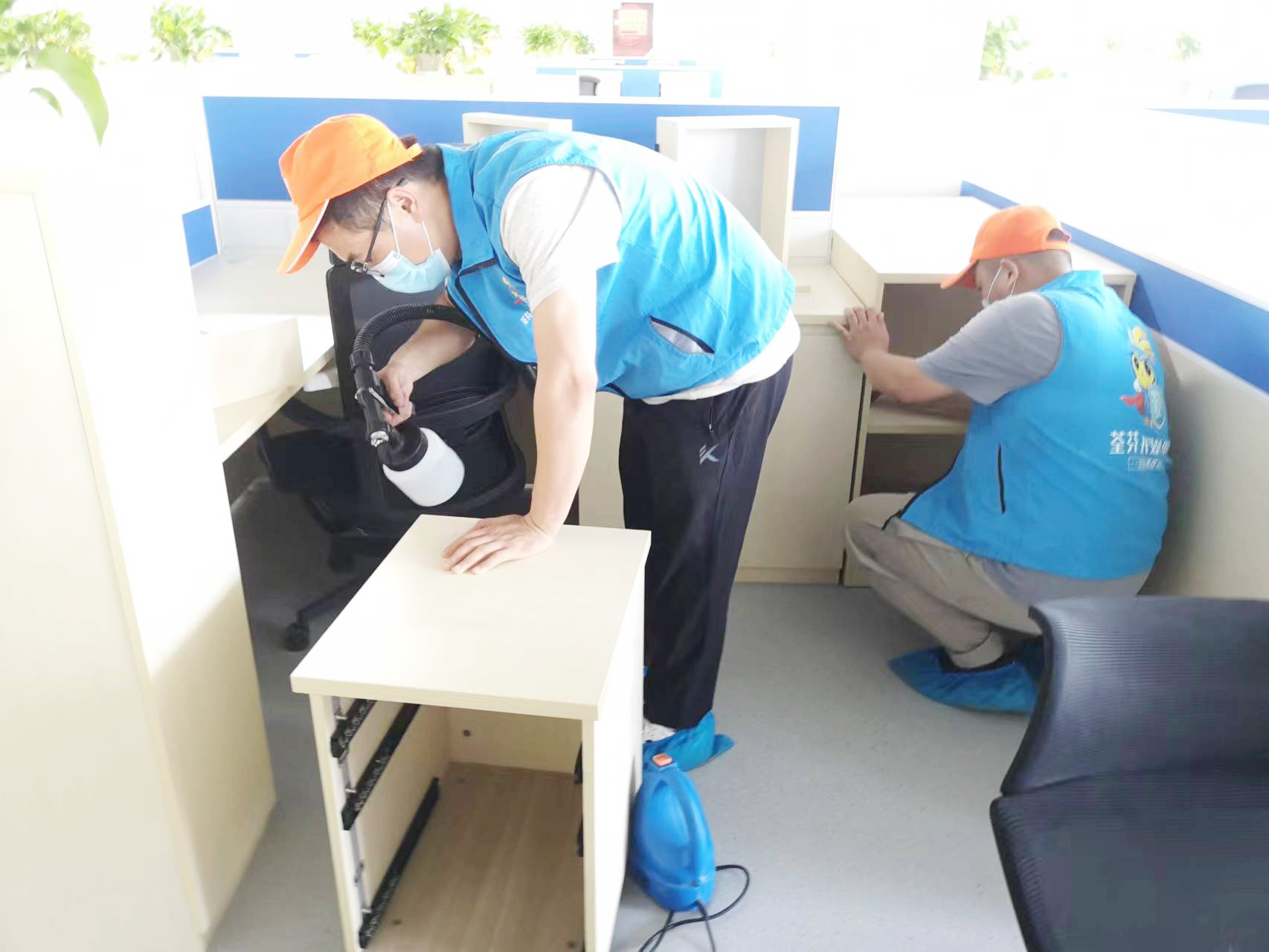 學校辦公桌椅噴槍施工治理 學校辦公桌椅噴槍施工治理